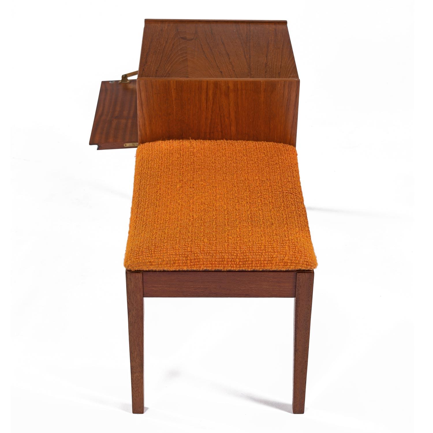 mcm telephone bench