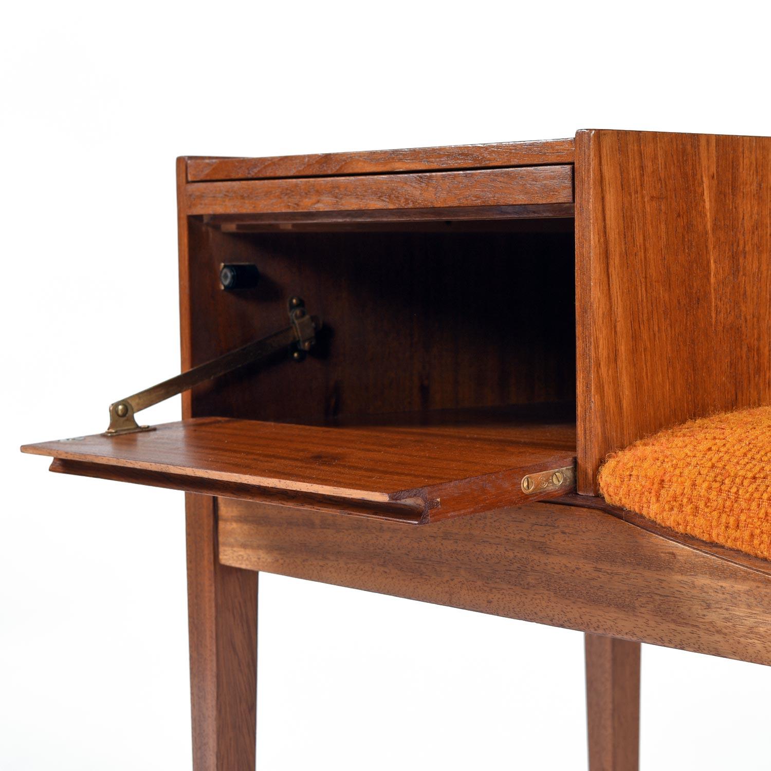 Mid-20th Century Chippy Heath Telephone Seat Mid-Century Modern Teak Gossip Bench