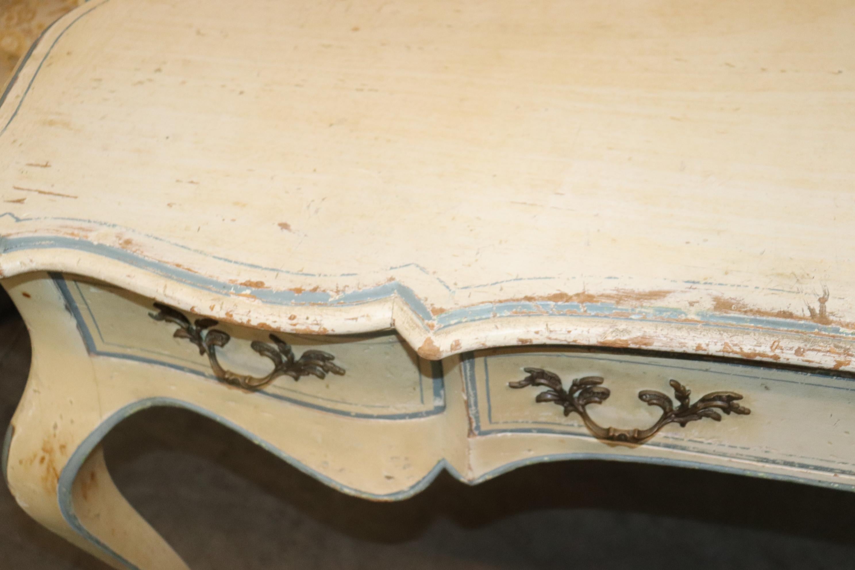 Chippy Paint Decorated French Country Louis XV Writing Desk, circa 1950 In Good Condition In Swedesboro, NJ