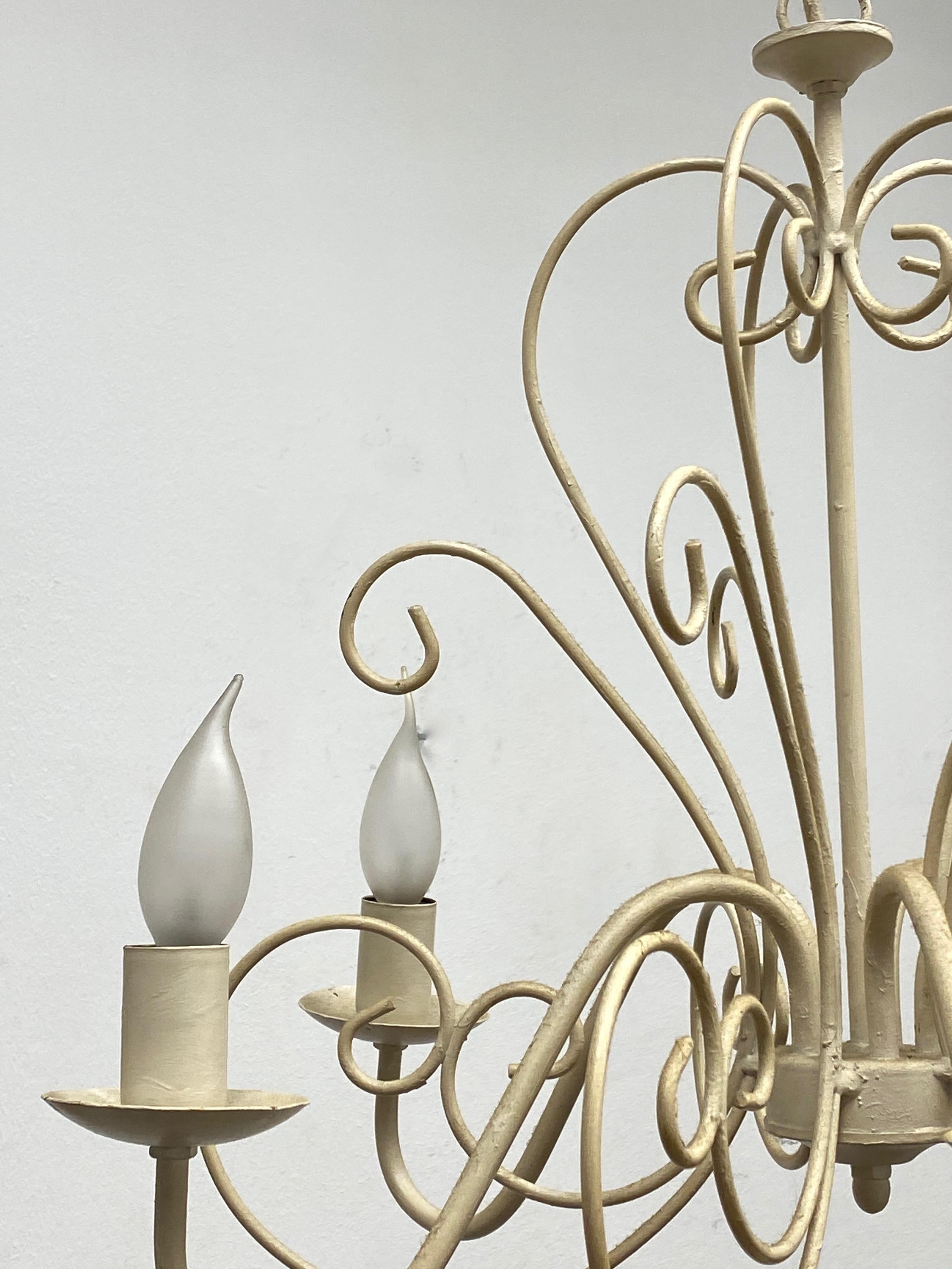 Lampadario a sospensione Chippy White Tole Stile Hollywood Regency in vendita 2