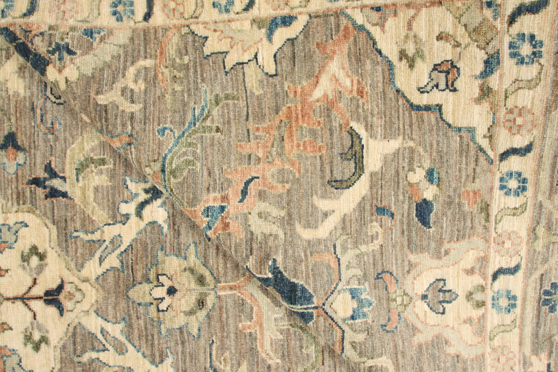 Chirwan Carpet In New Condition In HILVERSUM, NH