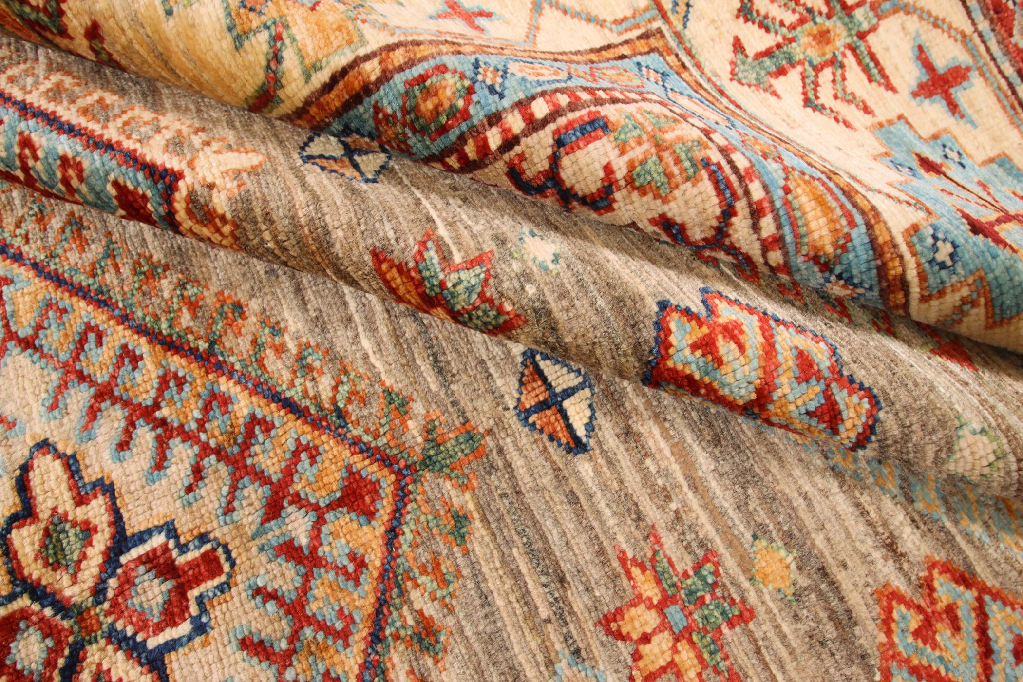Chirwan-Teppich (21. Jahrhundert und zeitgenössisch) im Angebot