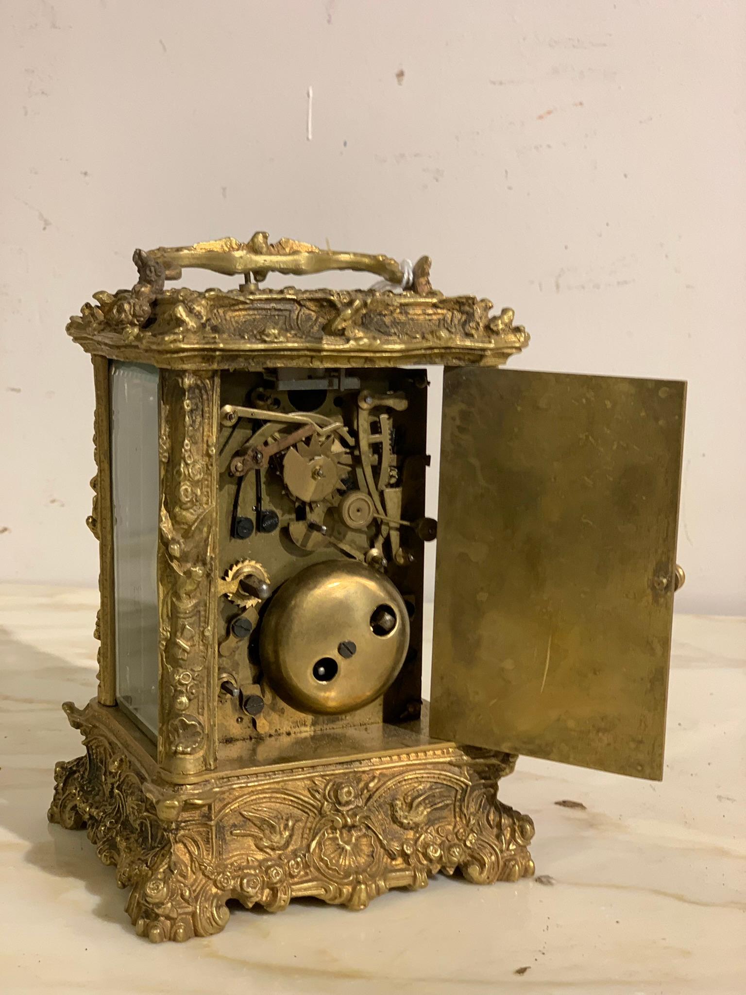XIXe siècle Horloge  Ufficialina  en bronze cisel, Napolon III en vente
