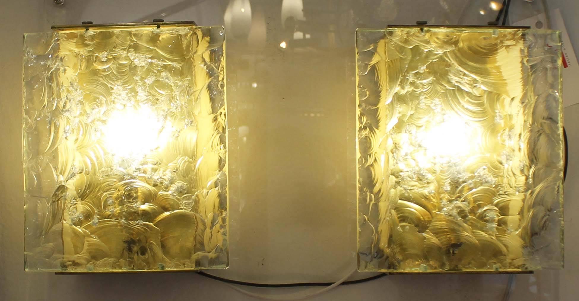 Chiseled Glass Sconces by Max Ingrand for Fontana Arte Mod. 2311, Italy, 1960s In Good Condition In New York, NY