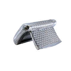 Chiseled silver snuff box with half shells and hinged lid