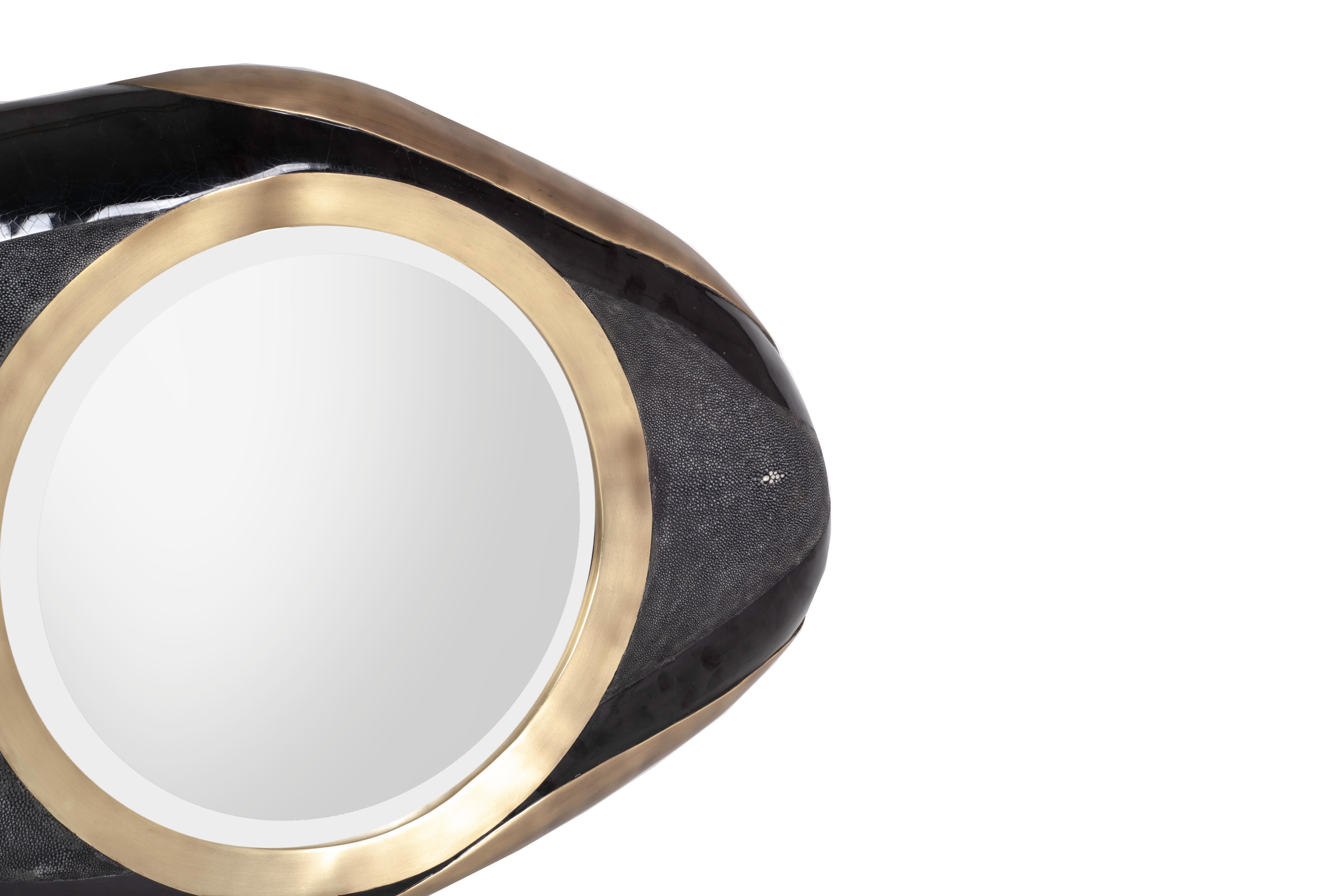 Hand-Crafted Chital Mirror in Shagreen, Black Shell & Bronze-Patina Brass by Kifu Paris For Sale