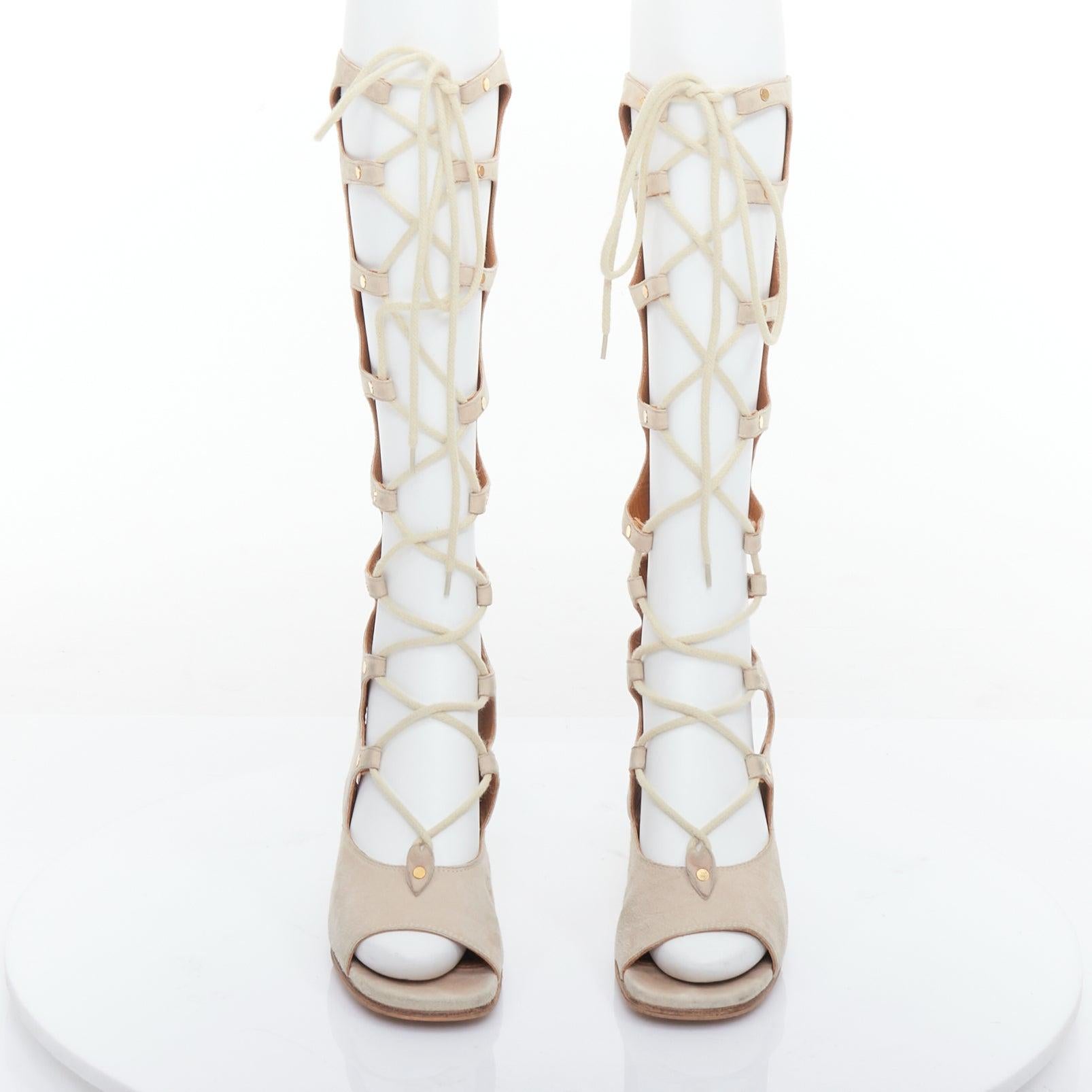 Beige CHLOE 2015 Runway beige in pelle scamosciata con zeppe gladiatore open toe EU37 in vendita