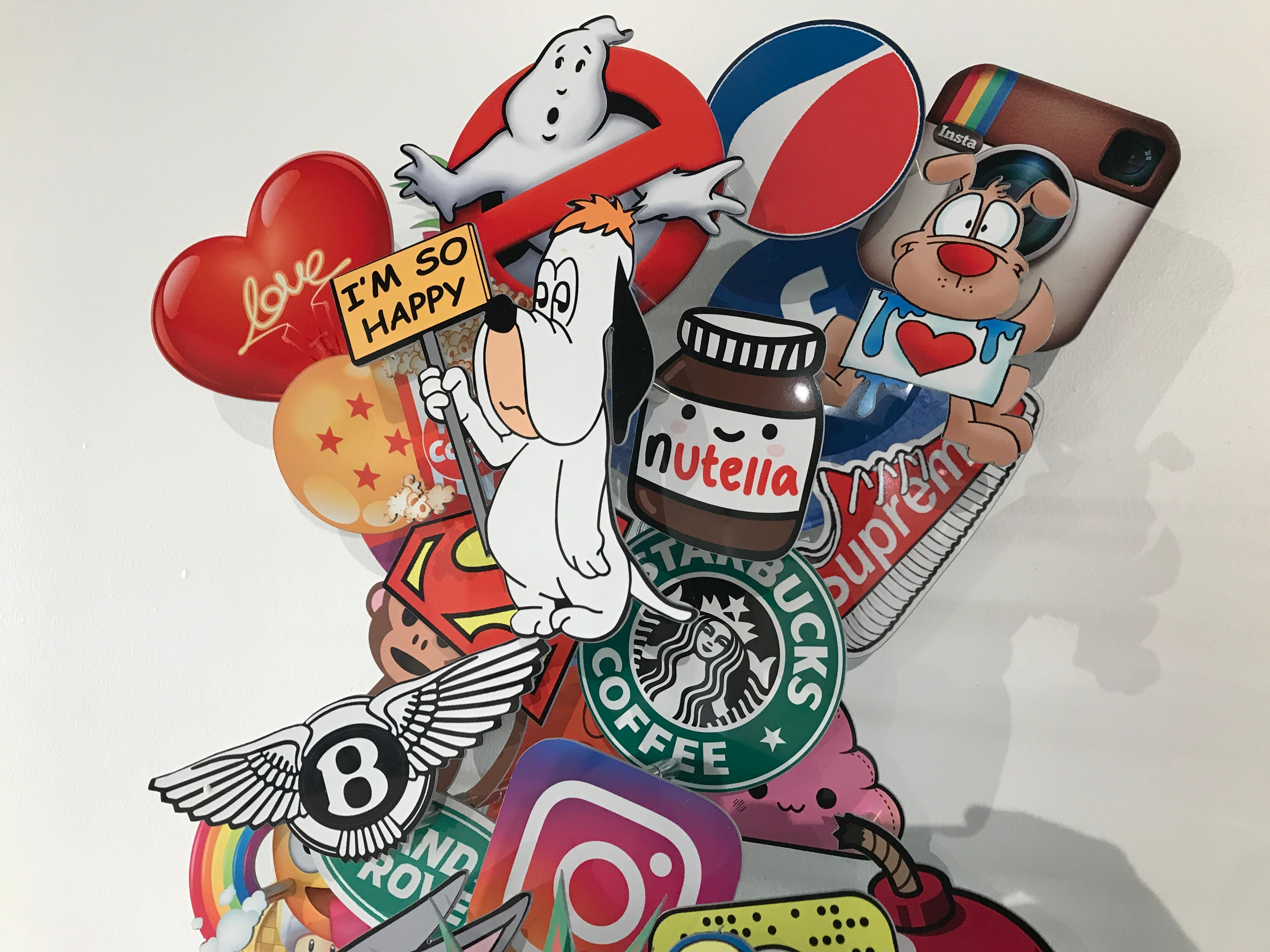 Pop Candy – dimensionale Wandskulptur  (Pop-Art), Sculpture, von Chloe B