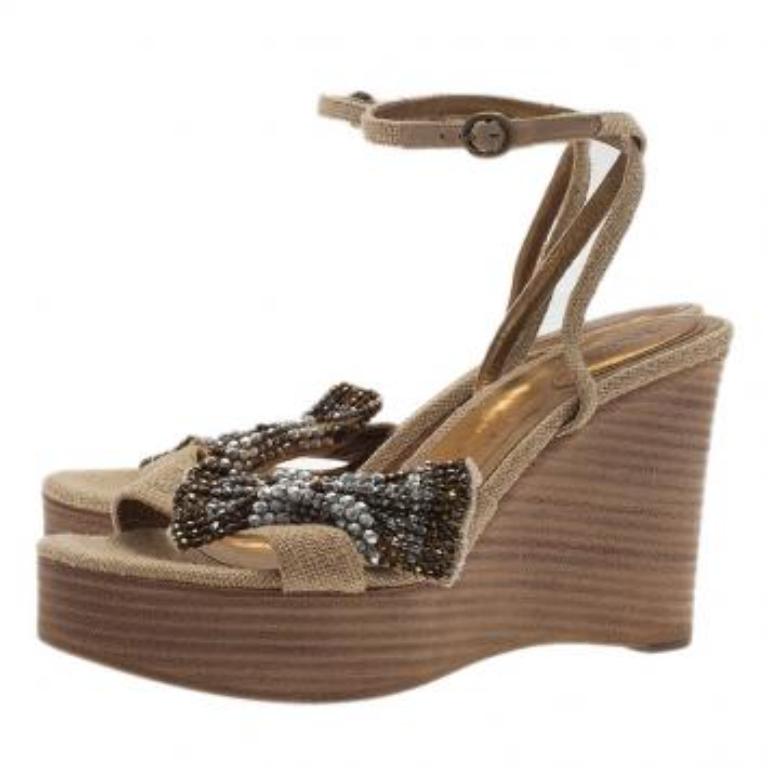 Chloe Beige Canvas Crystal Bow Ankle Strap Wedges Size 37 en vente 1