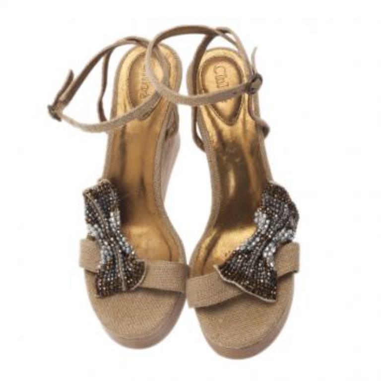 Chloe Beige Canvas Crystal Bow Ankle Strap Wedges Size 37 en vente 2