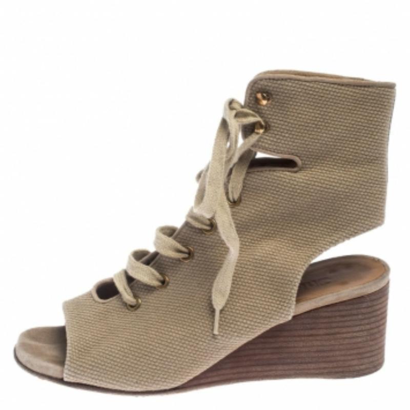 Chloe Beige Canvas Ghillie Lace Up Wedge Sandals Size 36 en venta