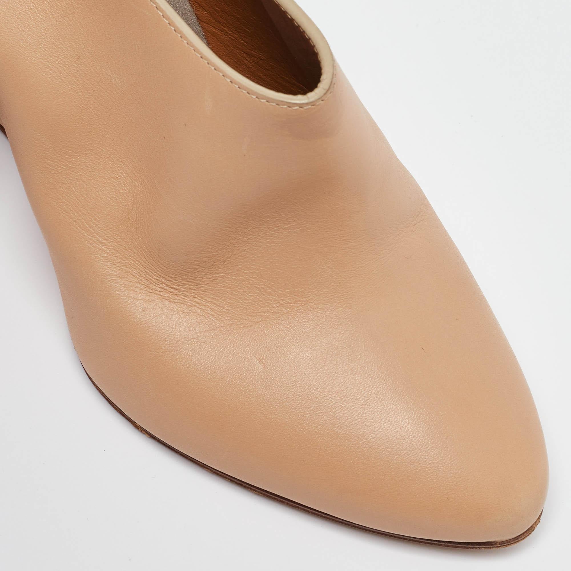 Chloe Beige/Grey Leather and Suede Wedge Slingback Pumps Size 34 For Sale 3