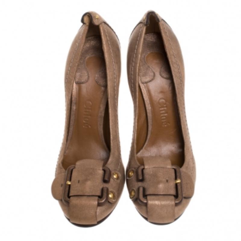 Chloe Beige Leather Buckle Pumps Size 36 Bon état - En vente à Dubai, Al Qouz 2