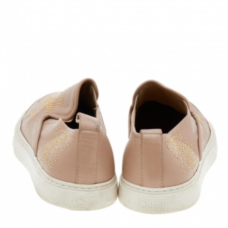 Chloe Zapatillas Slip On Embellecedor Piel Beige Talla 39 en Bueno estado para la venta en Dubai, Al Qouz 2