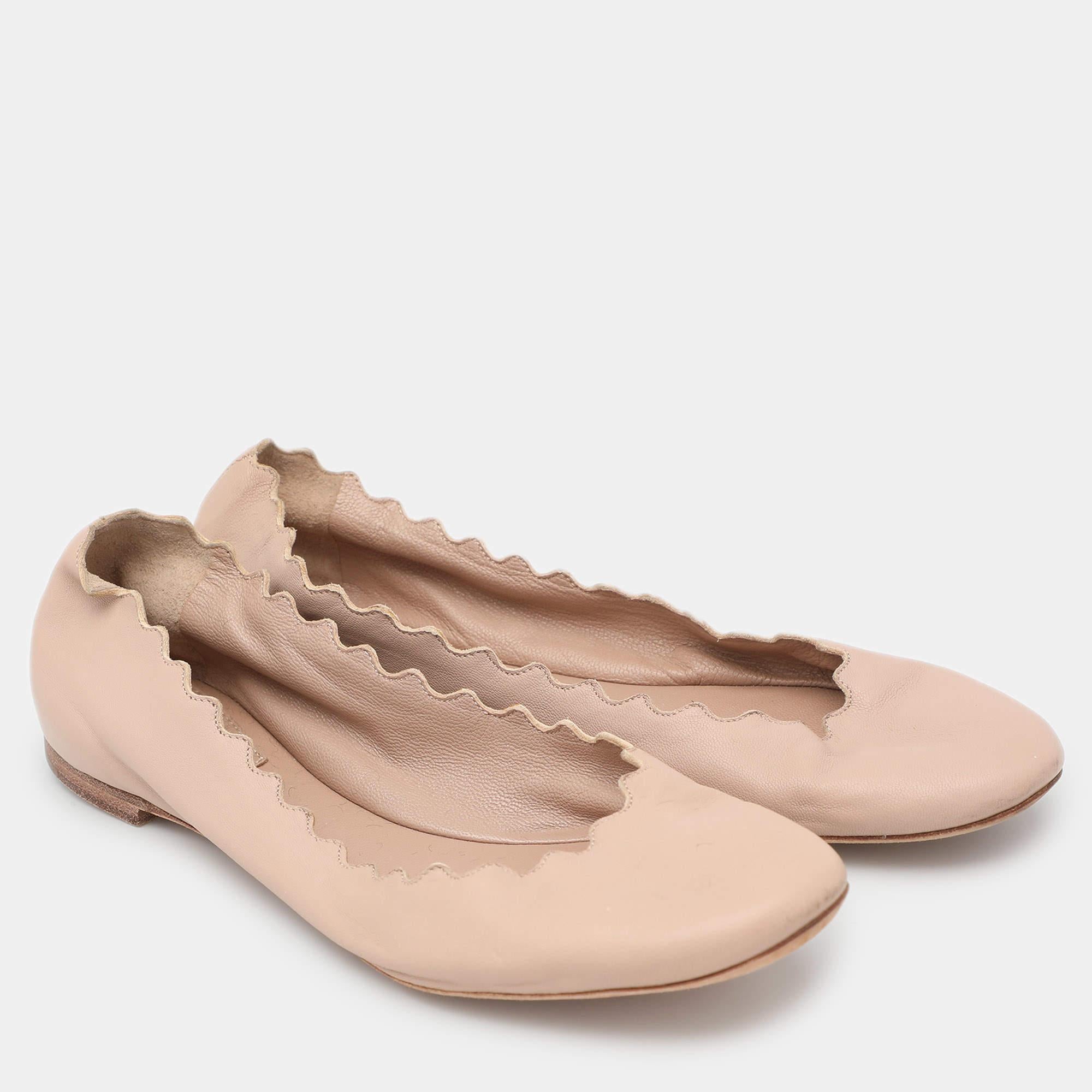 Chloe - Ballerines en cuir beige à festons Lauren - Taille 35 Bon état - En vente à Dubai, Al Qouz 2