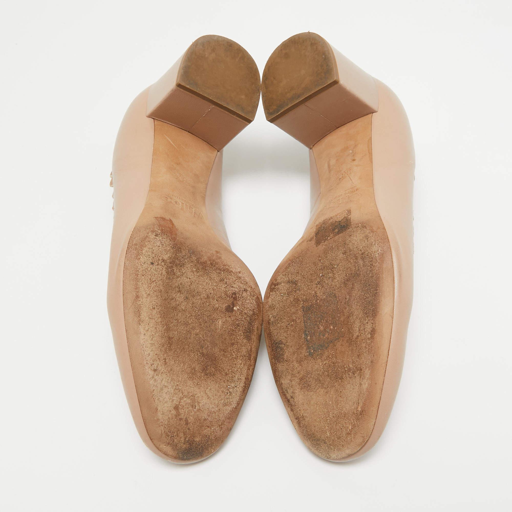 Escarpins Laurena à talons festonnés en cuir beige Chloe, taille 36,5 en vente 1