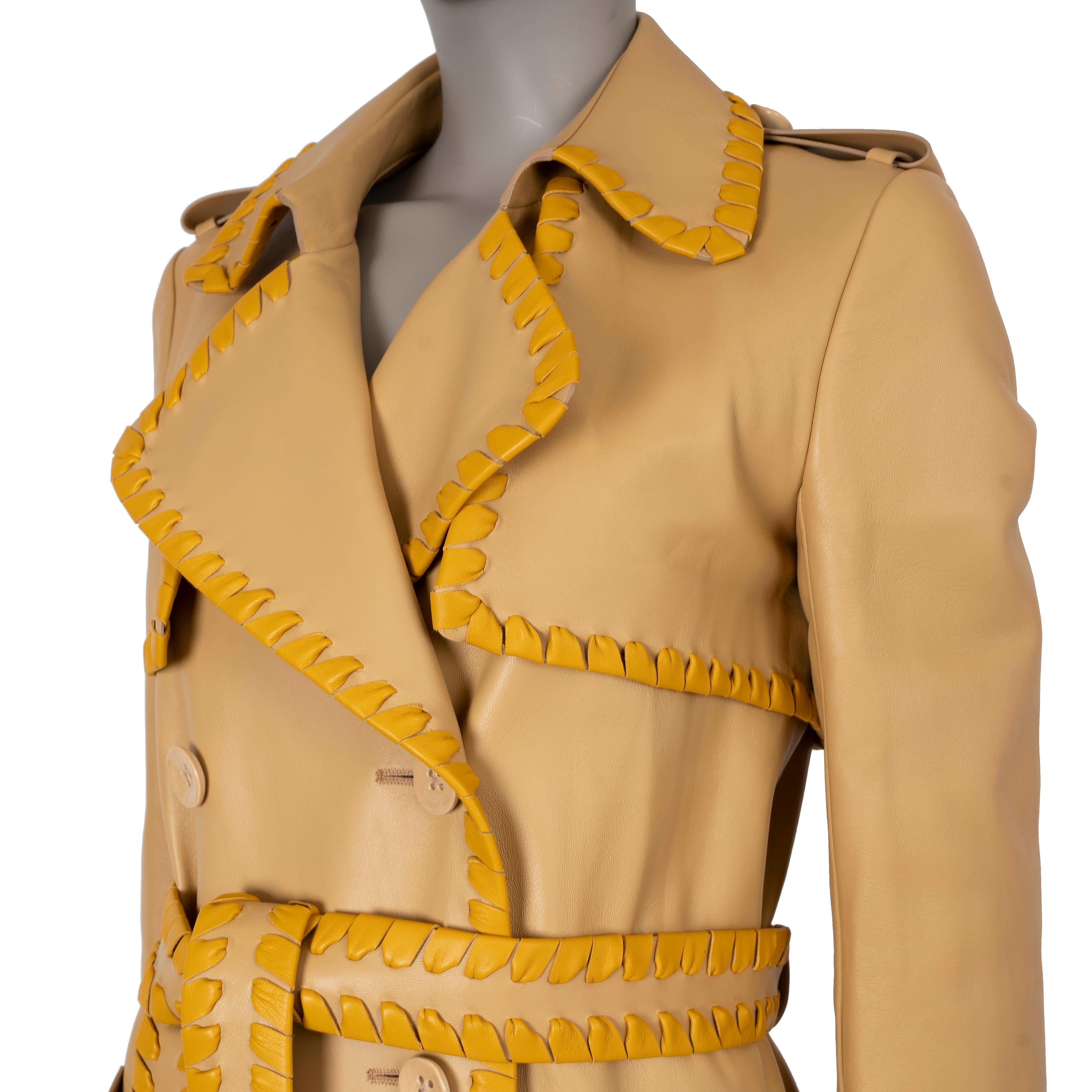 Women's CHLOE beige & mustard leather 2022 WHIPSTICHED TRENCH Coat Jacket 36 XS For Sale