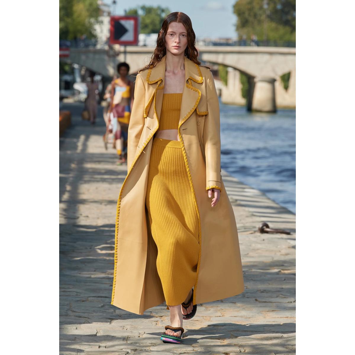 CHLOE beige & mustard leather 2022 WHIPSTICHED TRENCH Coat Jacket 36 XS For Sale 2