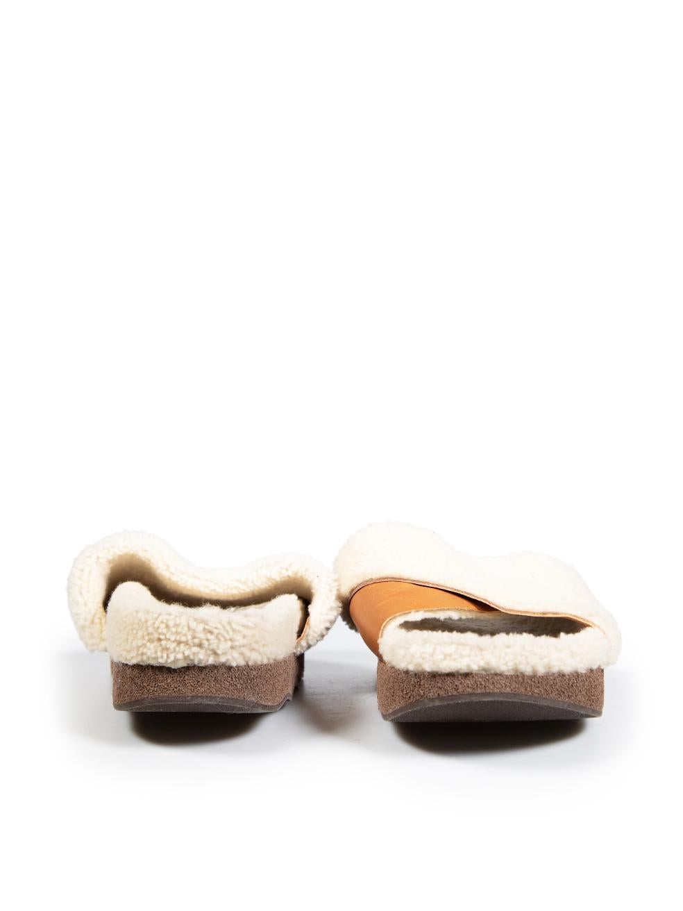 Chloé Beige Wavy Leather Trimmed Shearling Slides Size IT 41 In Good Condition In London, GB