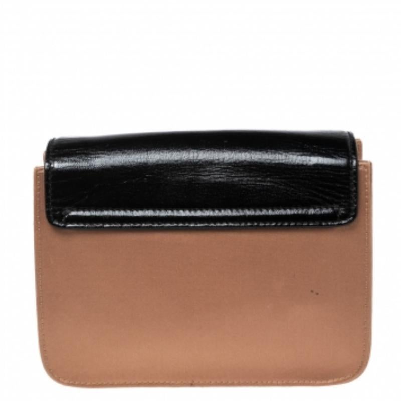 Chloe Schwarz/Beige Leder und Satin Mini Sally Umhängetasche im Zustand „Gut“ im Angebot in Dubai, Al Qouz 2