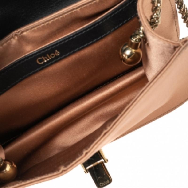 Chloe Schwarz/Beige Leder und Satin Mini Sally Umhängetasche im Angebot 5