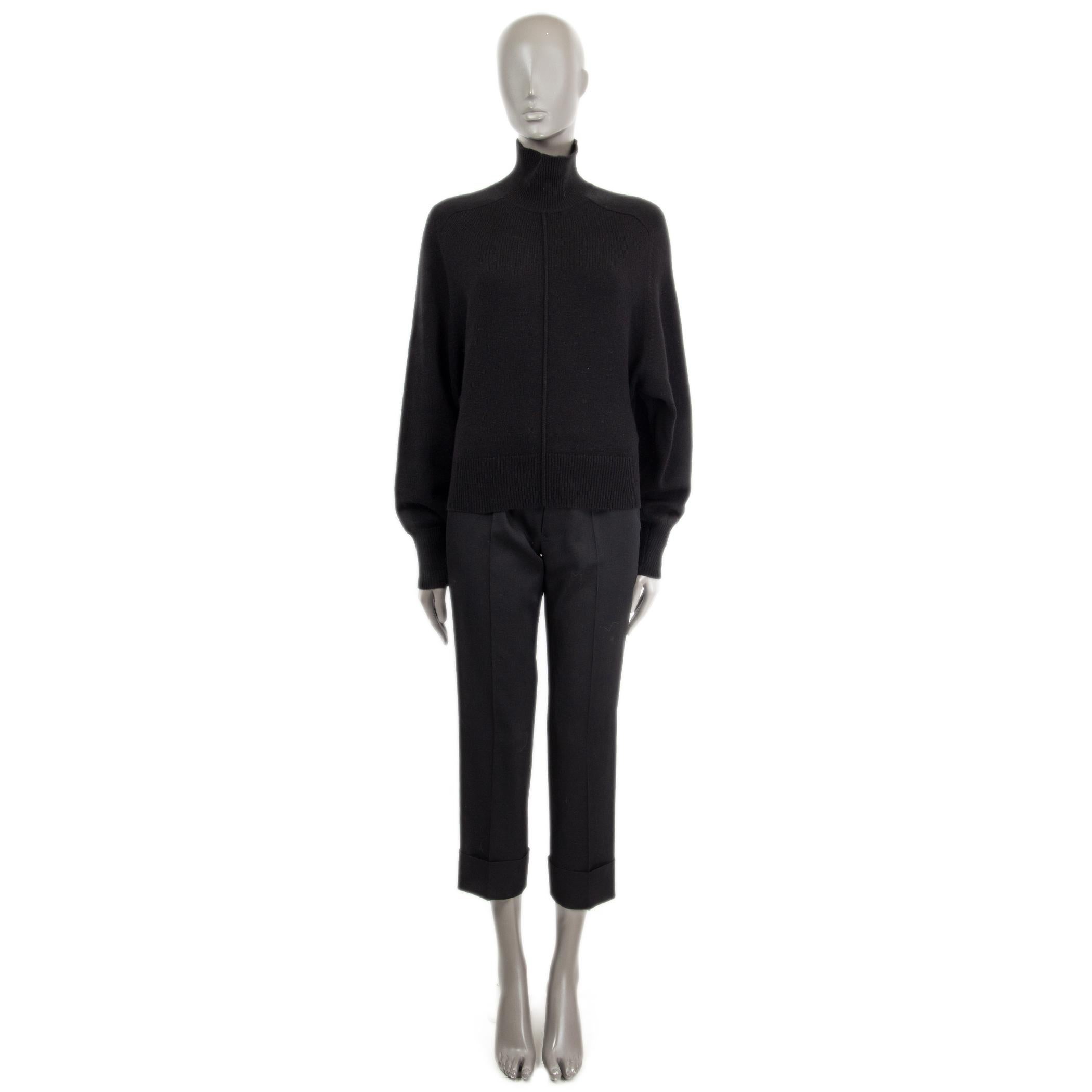 100% authentic Chloé raglan sleeve turtleneck knit sweater in black cashmere (100%) with ribbed-knit edges. Has been worn and is in excellent condition. 

Measurements
Tag Size	S
Size	S
Shoulder Width	43cm (16.8in)
Bust From	108cm (42.1in)
Waist