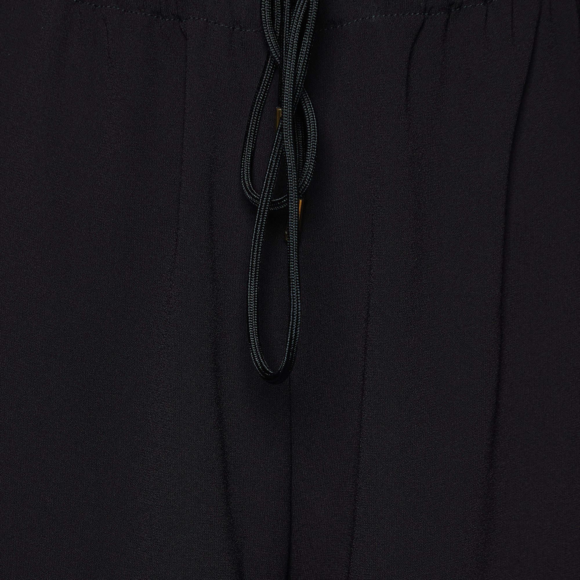 Noir Pantalon de jogging en crêpe noir de Chloe L en vente