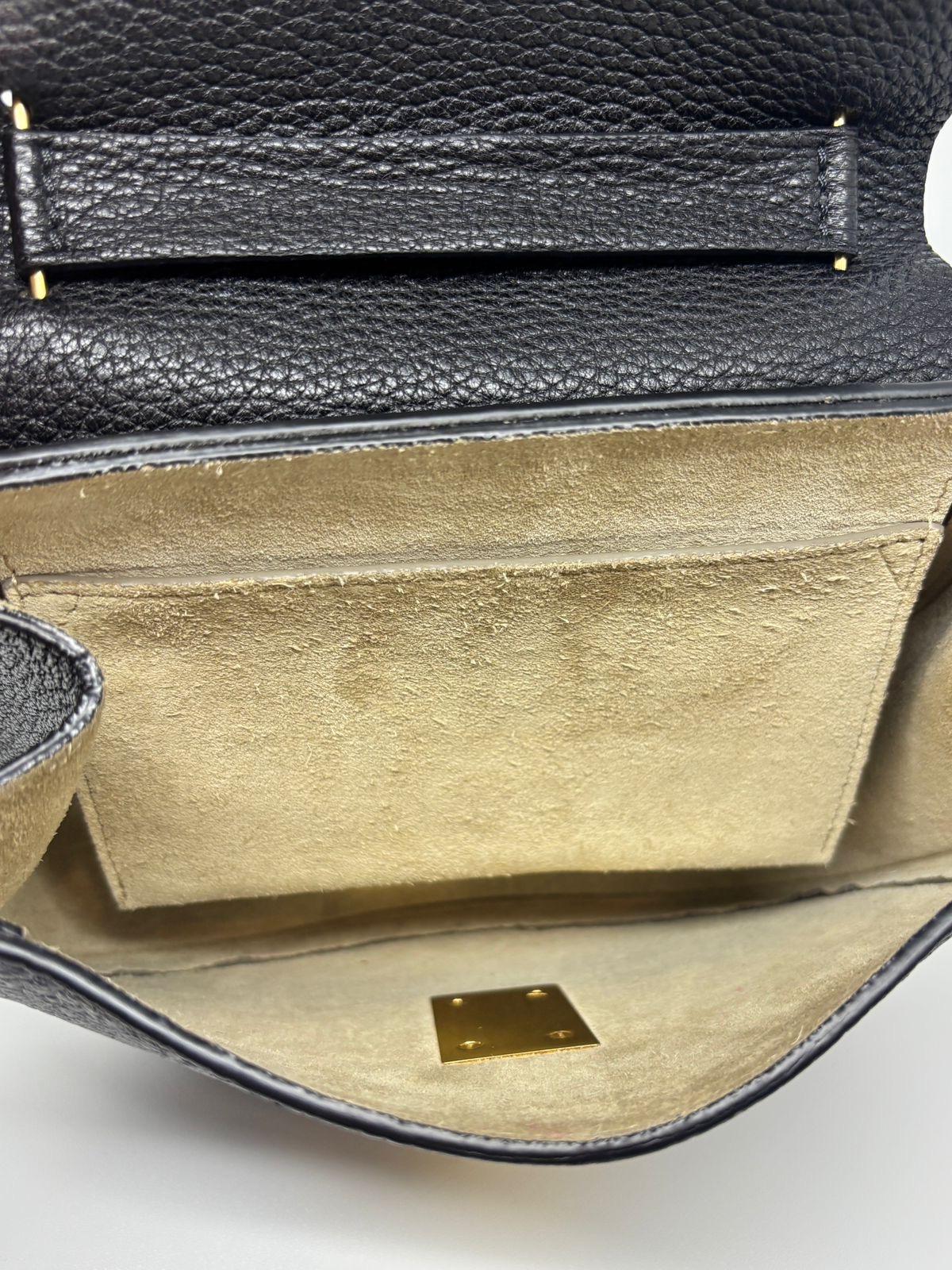Bolso Crossbody Drew de piel granulada negra de Chloe en venta 8