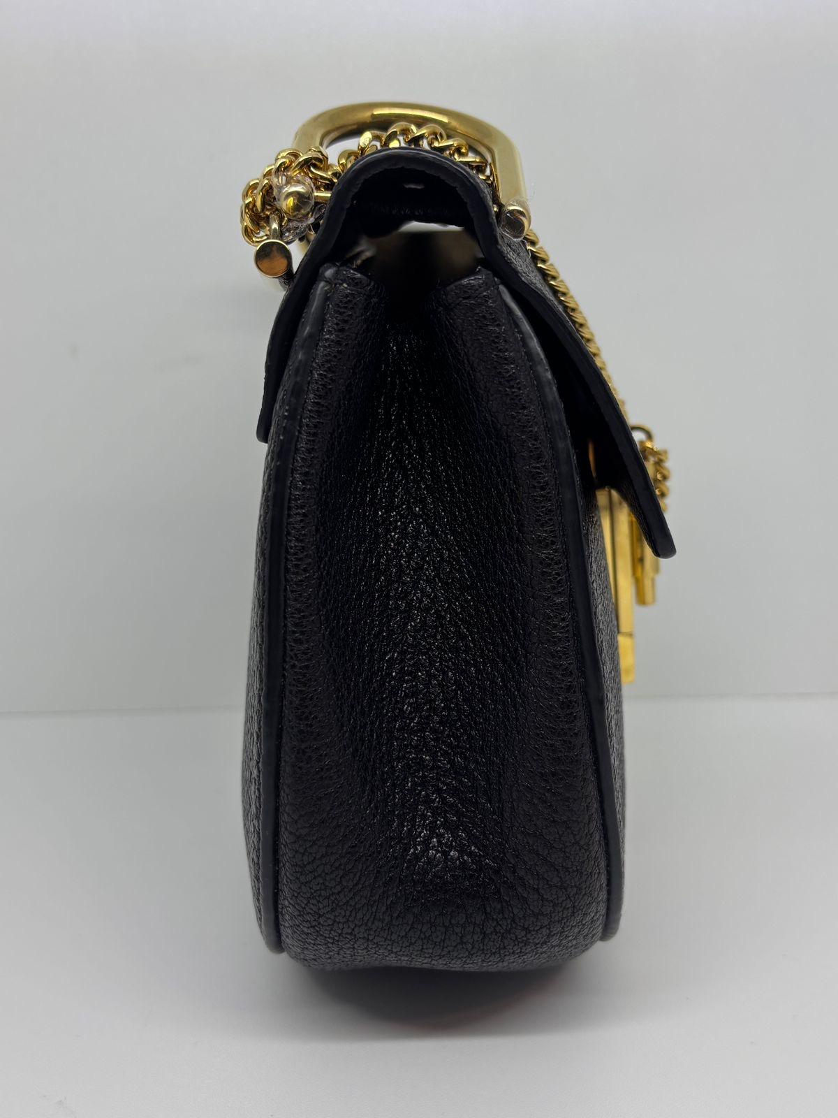 Femenino o masculino Bolso Crossbody Drew de piel granulada negra de Chloe en venta