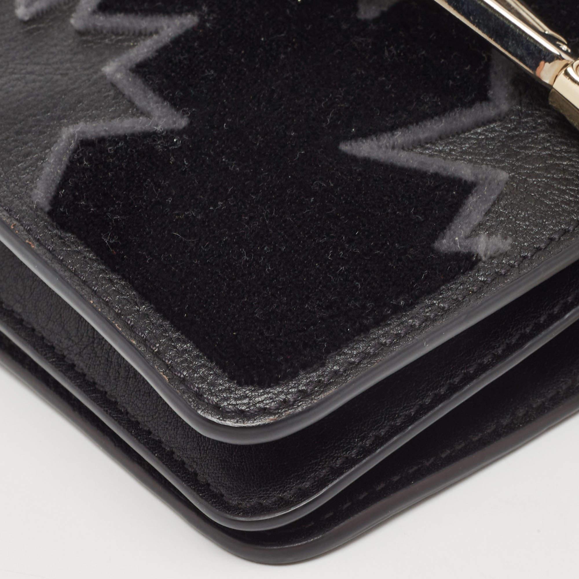 Chloe Black Leather and Suede Mini Star Faye Crossbody Bag In Good Condition In Dubai, Al Qouz 2