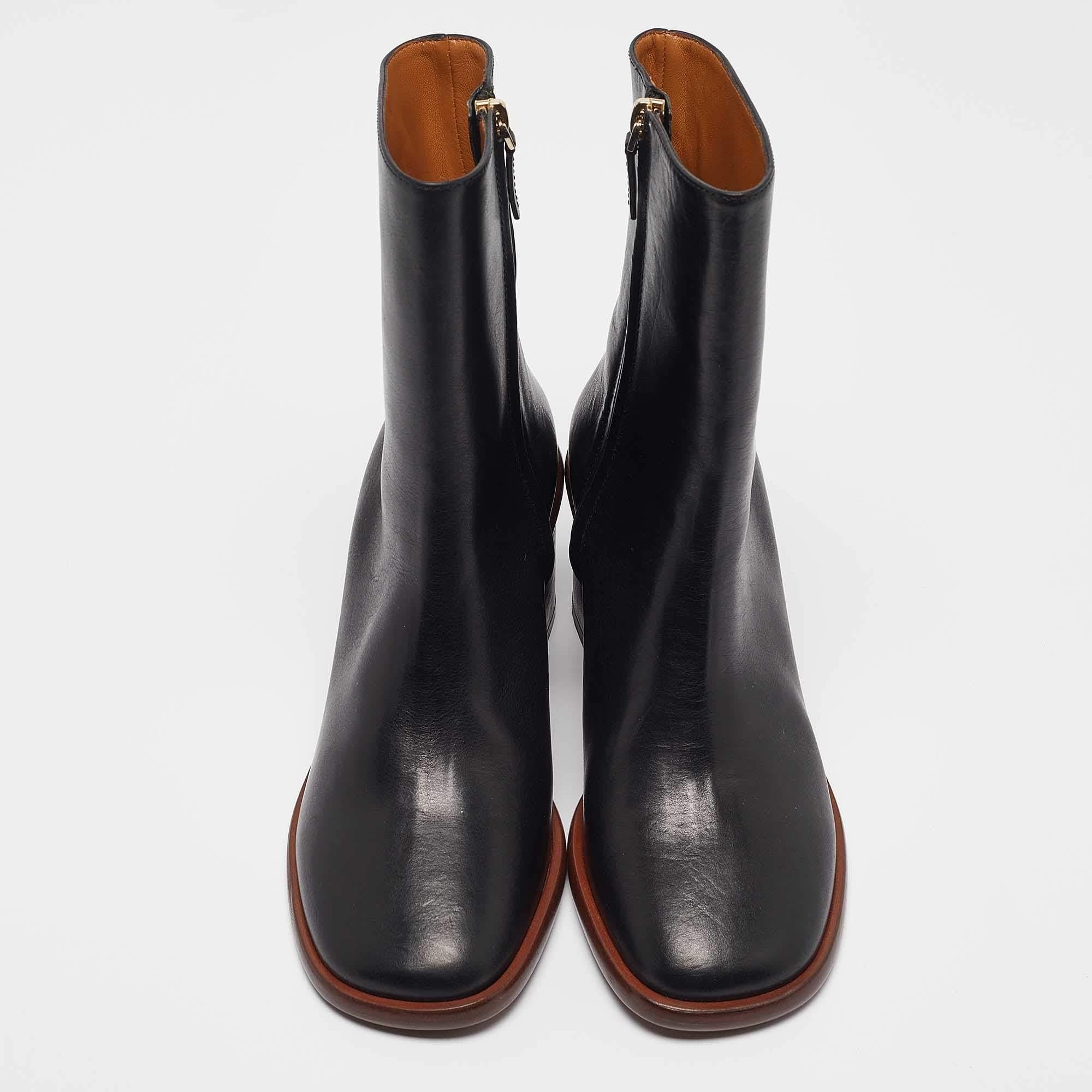 Chloe Black Leather Ankle Length Boots Size 37 In New Condition For Sale In Dubai, Al Qouz 2