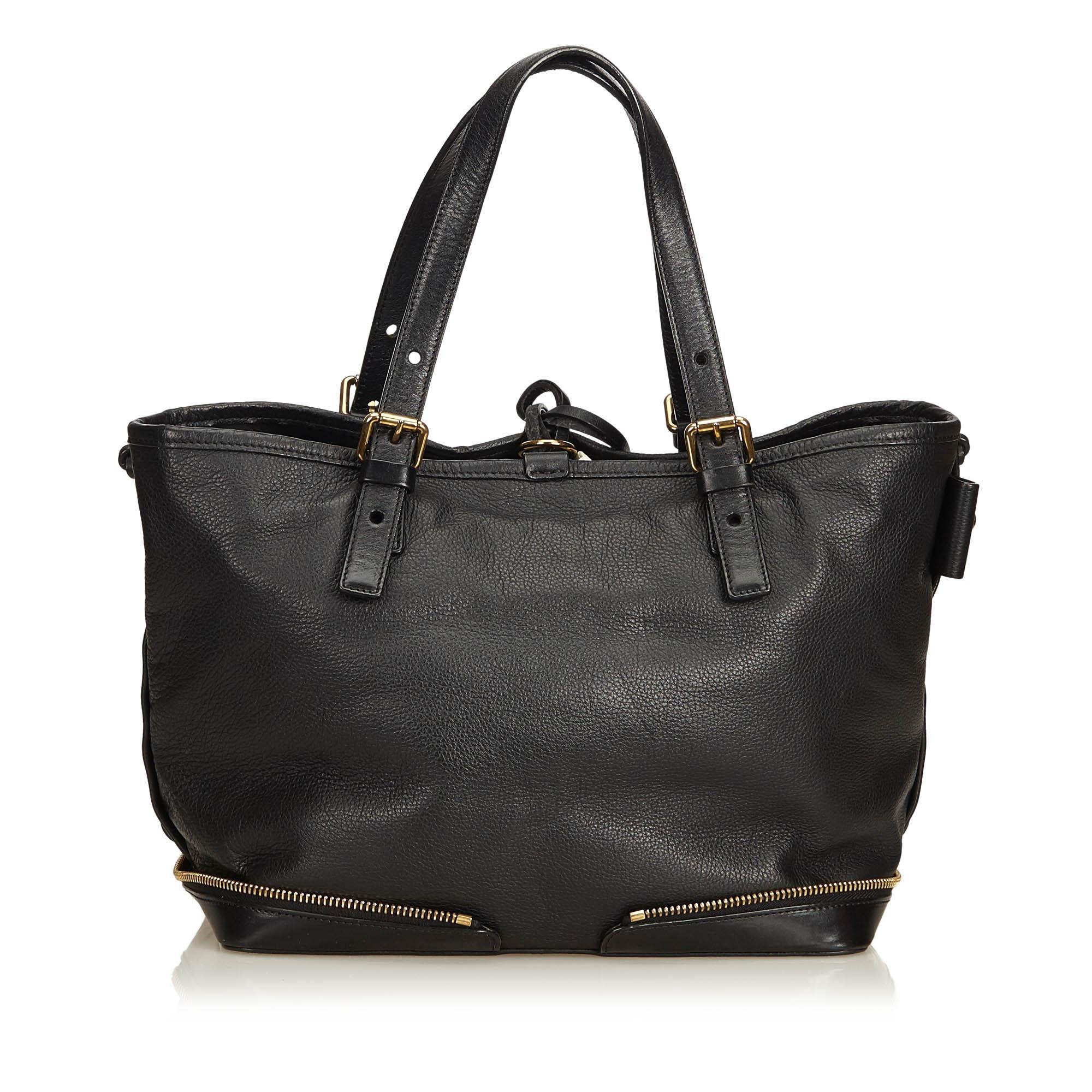 Chloe Black Leather Ellen In Good Condition In Orlando, FL