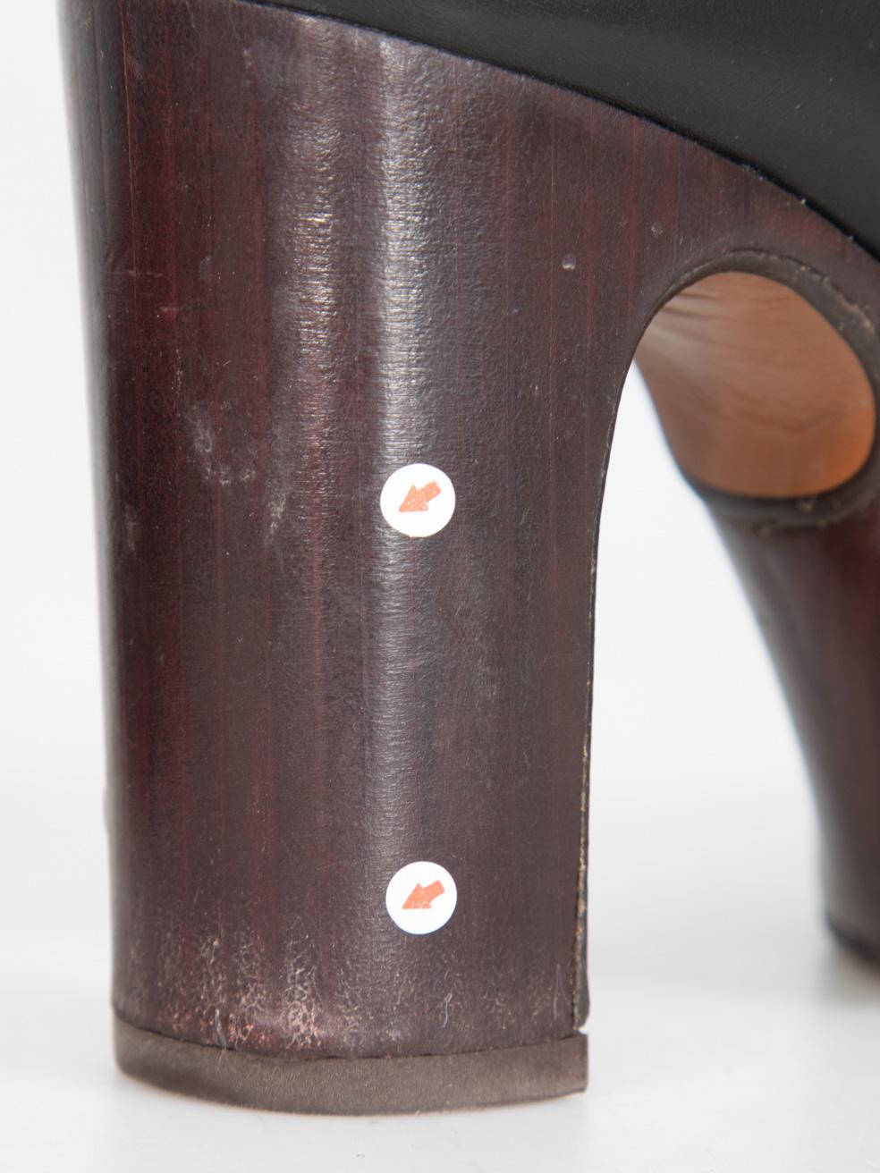 Mocassins à talons en cuir noir Chloé Taille IT 36.5 en vente 4