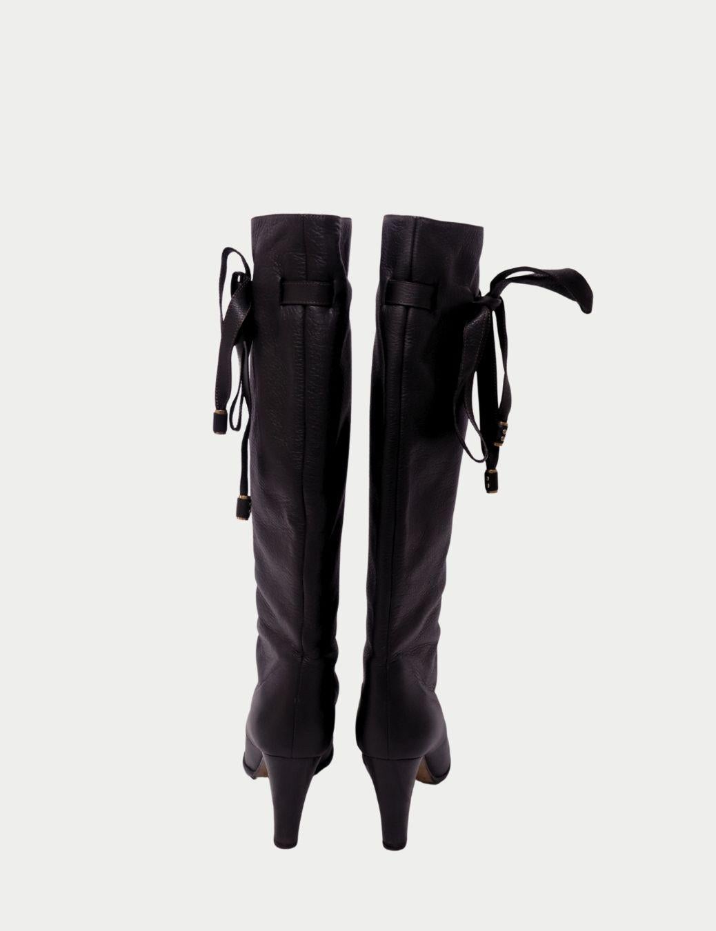 Chloé - Bottes à hauteur de genou en cuir noir avec détails à nouer - EU 40 Pour femmes en vente