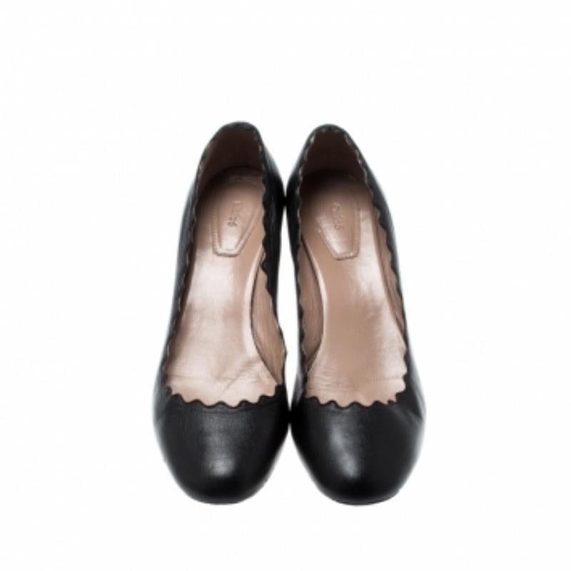 Chloe Leather Black Lauren Scallop Trim Block Heel Pumps Size 38.5 en vente 2