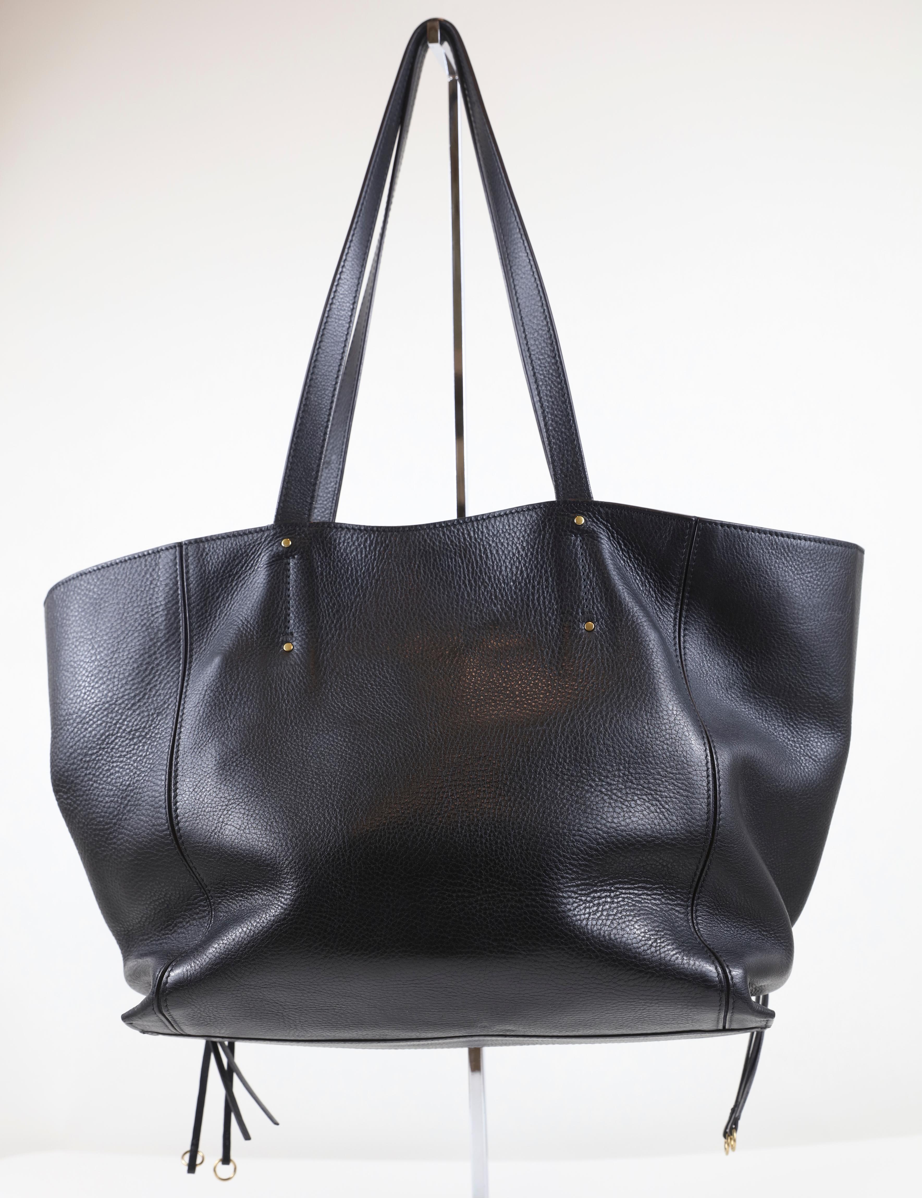 Beautiful leather tote bag by Chloe. The exact year of manufacture is unknown.