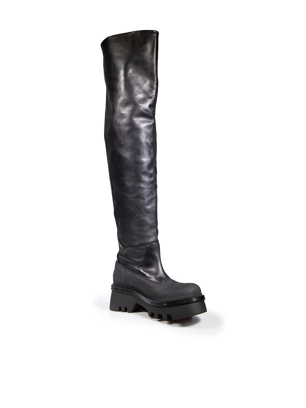 CONDITION is Very good. Minimal wear to boots is evident. Minimal scratches to the sides of both shoes, the top left shoe and on the edges of the right shoe on this used Chloé designer resale item.
 
 
 
 Details
 
 
 Model: Rania
 
 Black
 
