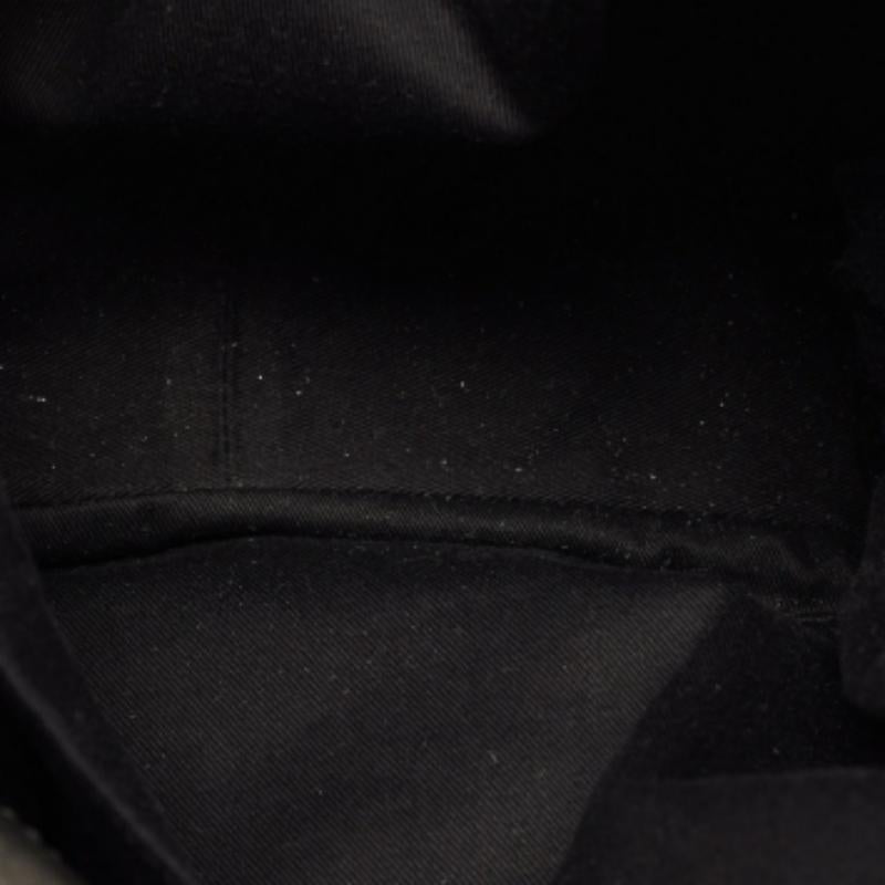 Chloe Black Leather Zip Messenger Bag en vente 5