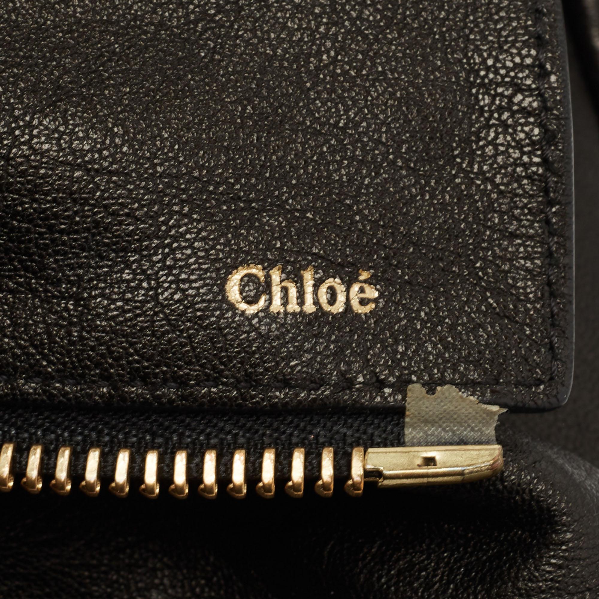 Chloe Black Leather Zip Messenger Bag im Angebot 7