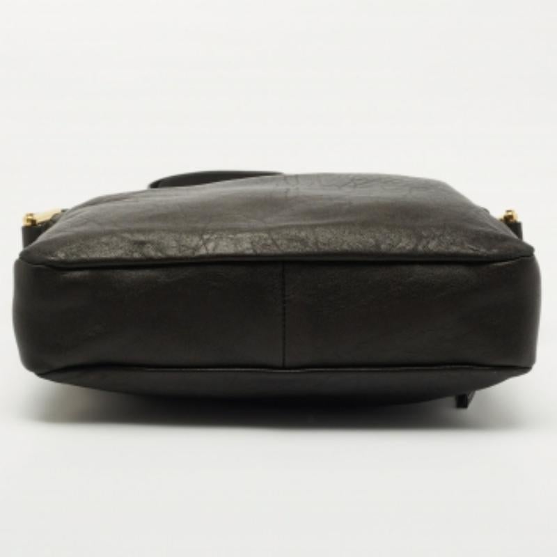 Chloe Black Leather Zip Messenger Bag État moyen - En vente à Dubai, Al Qouz 2