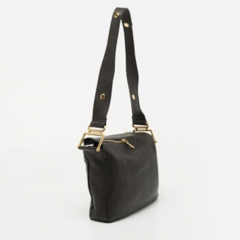 Chloe Black Leather Zip Messenger Bag Pour femmes en vente