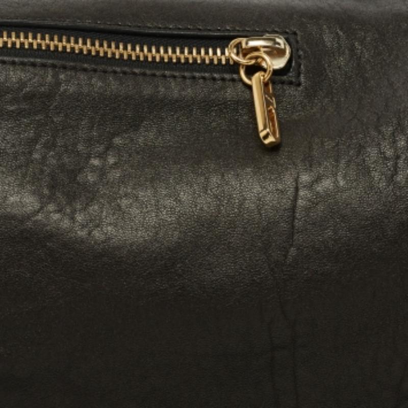 Chloe Black Leather Zip Messenger Bag en vente 1