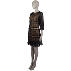 CHLOE robe CROCHET 3/4 SLEEVE en laine mélangée noire et nude 38 S