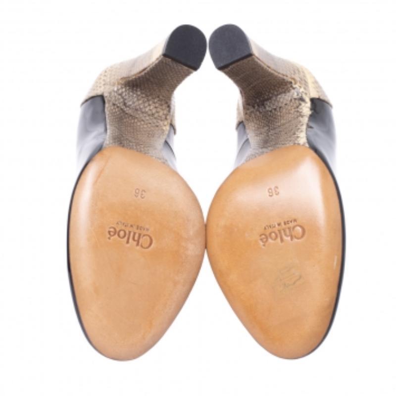 Flaunt these Chloe pumps and make a statement like never before! They come crafted from black patent leather and beige lizard-embossed leather and feature round toes and 11 cm block heels. Equipped with comfortable insoles, they'll help you walk