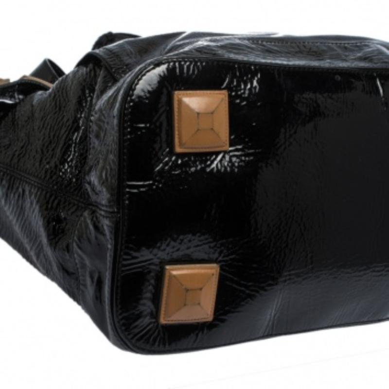 Chloe - Audra - Fourre-tout en cuir verni noir en vente 3