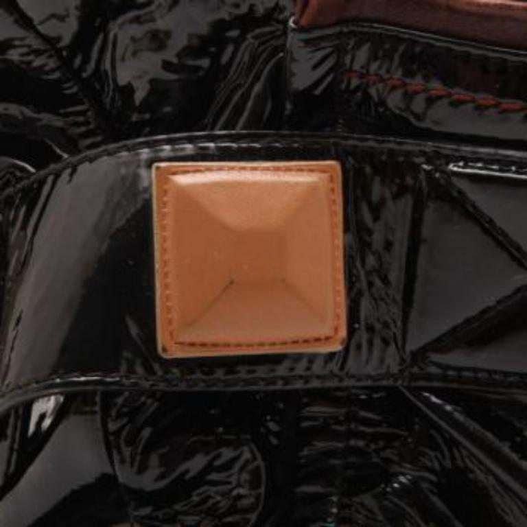 Fourre-tout 'Audra' en cuir verni noir de Chloe en vente 4