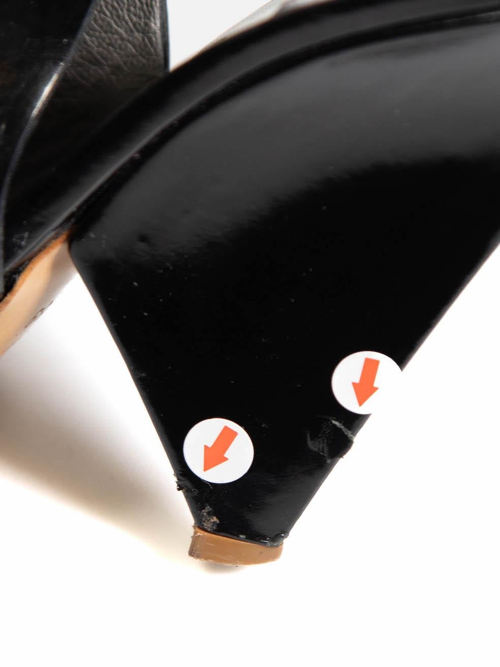 Chloé Black Peep-Toe Buckle Accent Heels Size IT 39 en vente 4