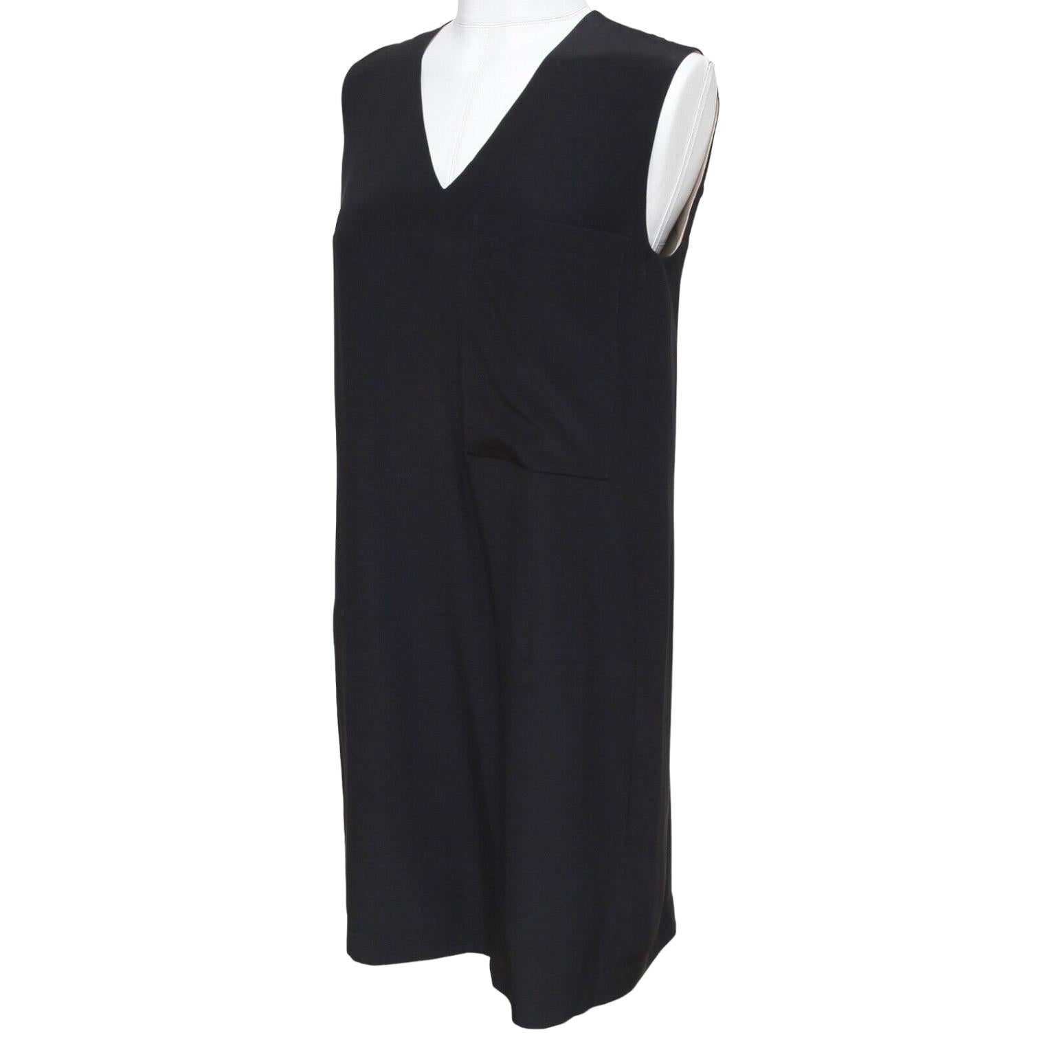 CHLOE Black Silk Dress Shift V-Neck Sleeveless Slip On Pockets Sz 34 In Excellent Condition For Sale In Hollywood, FL