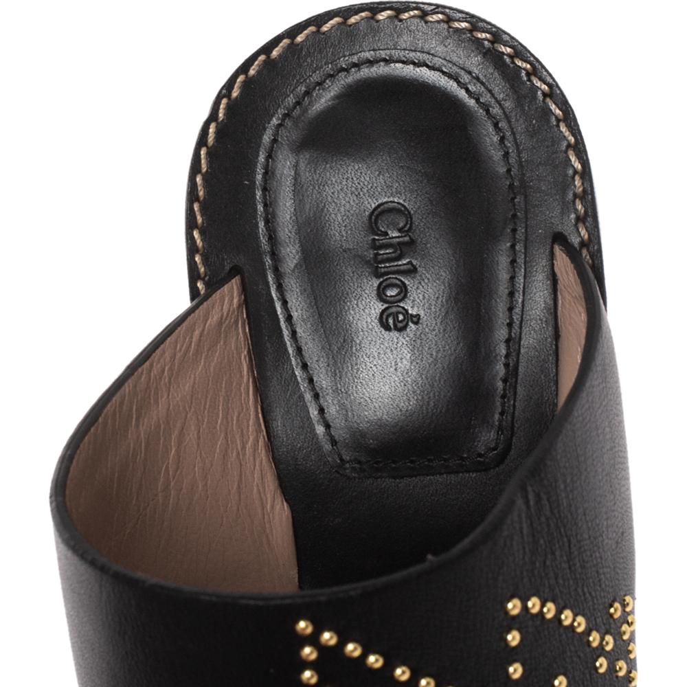 Chloe Black Studded Leather Slide Sandals Size 38.5 In New Condition In Dubai, Al Qouz 2