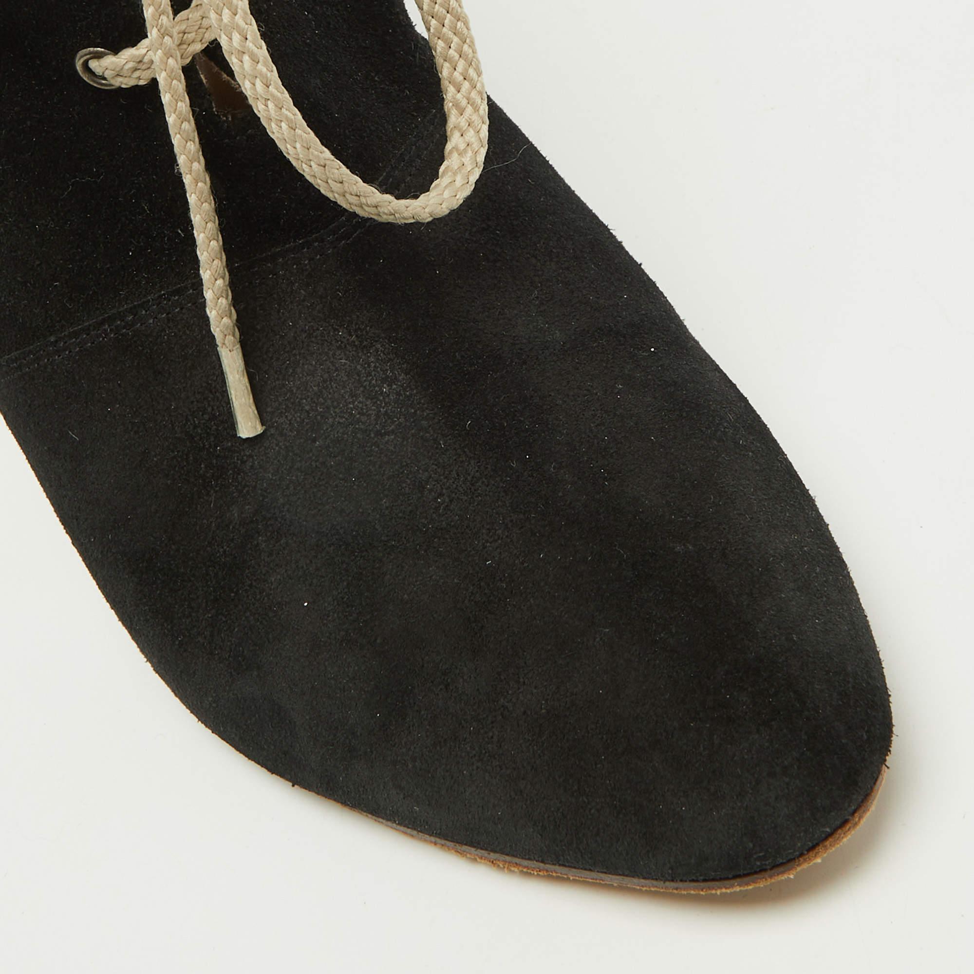 Chloe Schwarz Wildleder und Leder spitz zulaufende Zehe Stiefeletten Größe 38,5 im Angebot 3